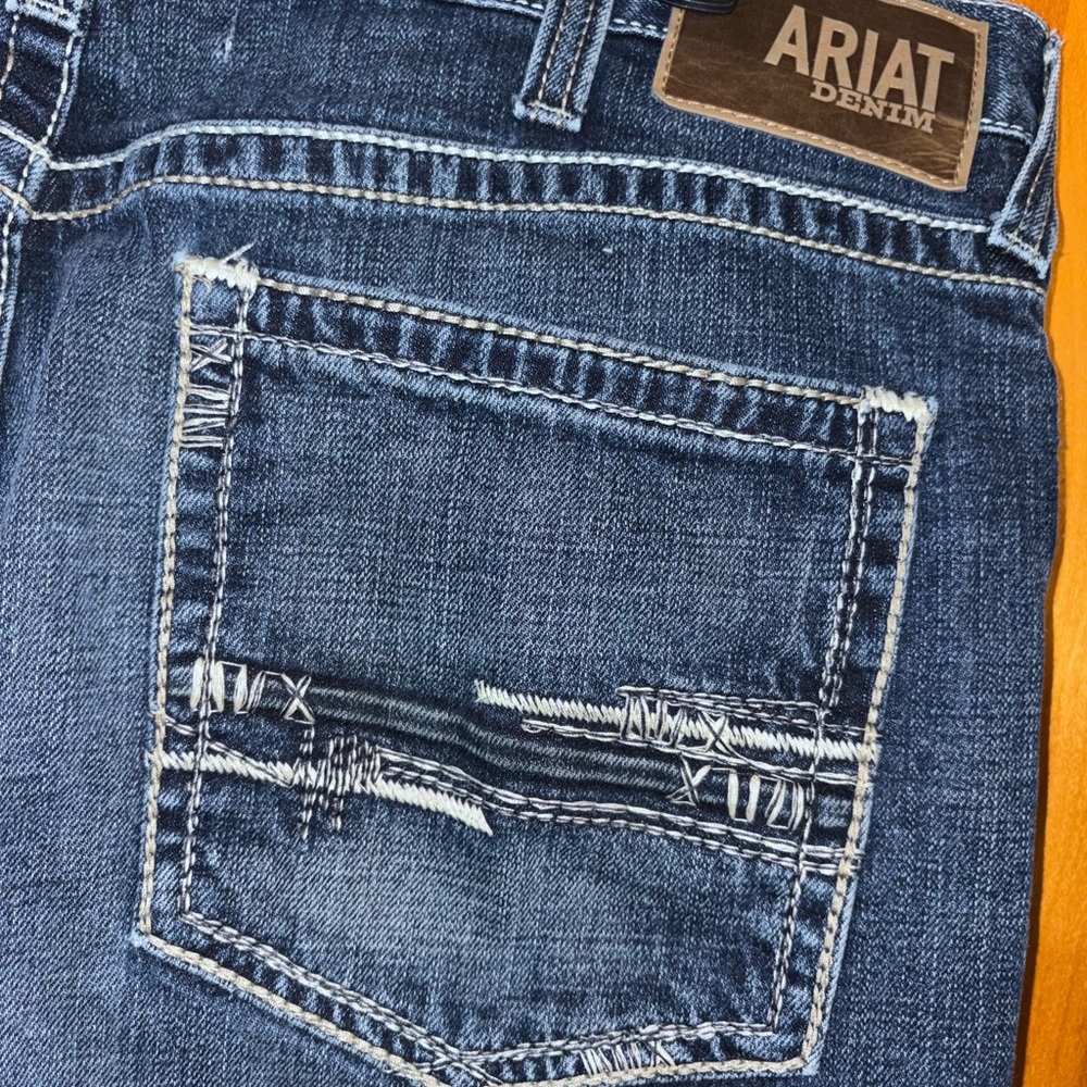 Ariat Men's Distressed Blue Jeans